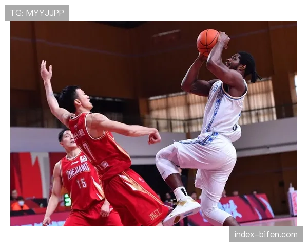 浙江稠州金租约翰逊内线统治力 限制对手禁区得分效果显著